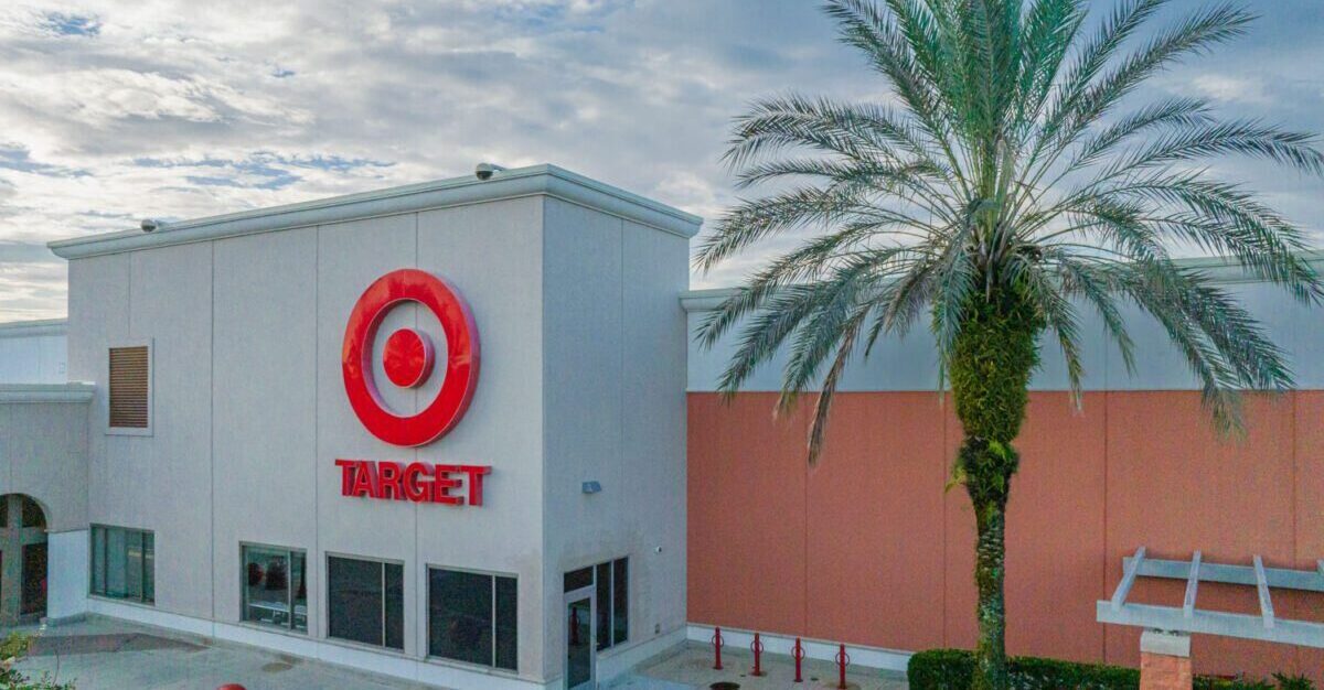 shopping-plaza-rolling-acres-07