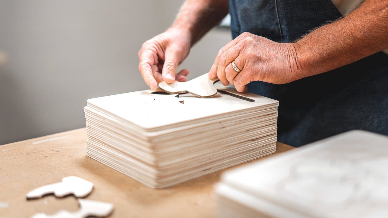 recreation-woodshop-elves-puzzle