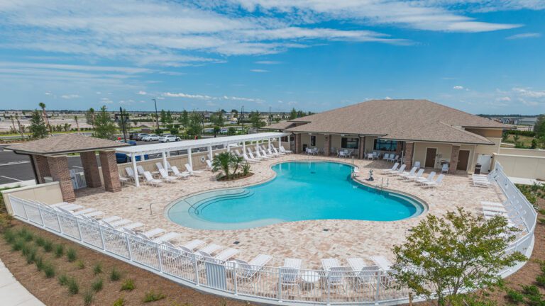 recreation-village-center-saluki-family-pool