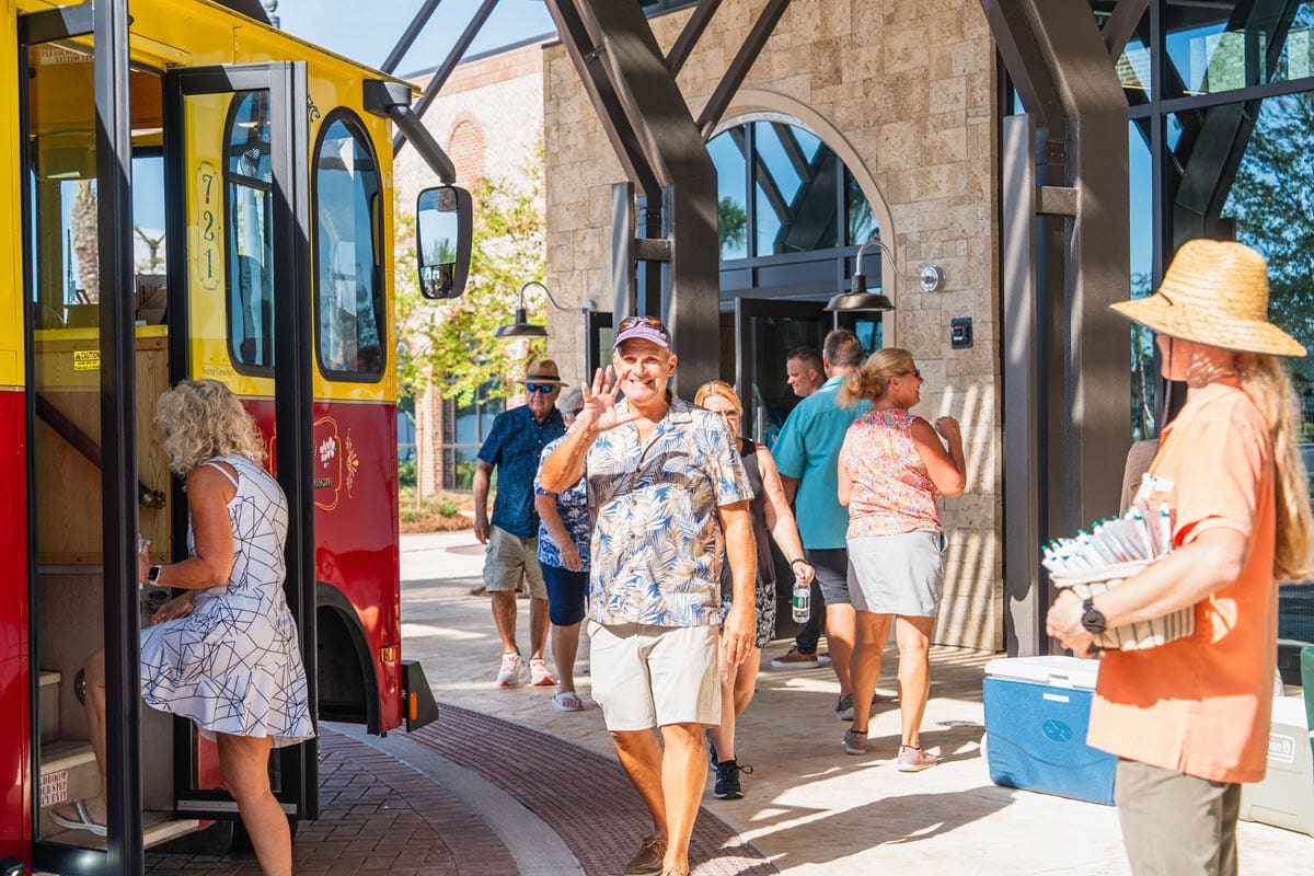 eastport-olympia-preview-days-trolley