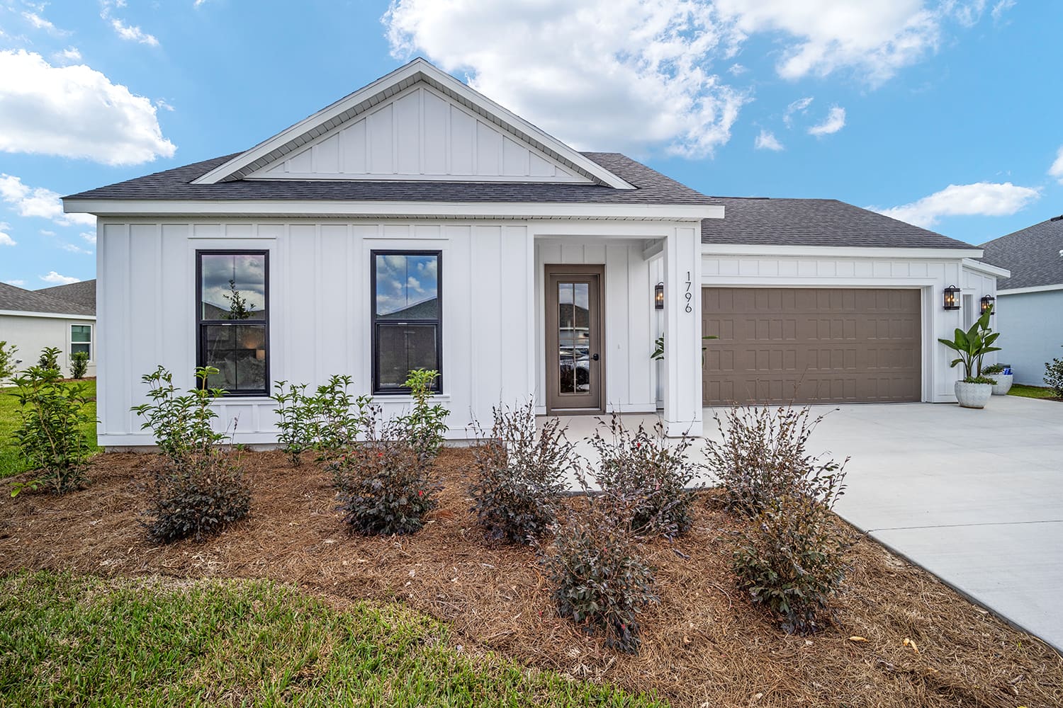 premier-niagara-exterior