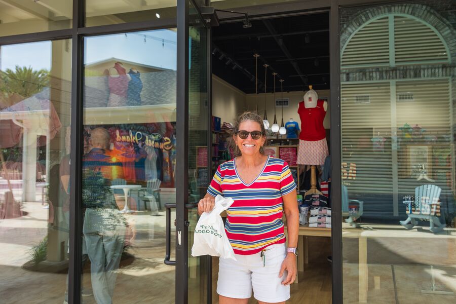 Gallery-eastport-new-businesses-the-logo-store-ribbon-cutting-36