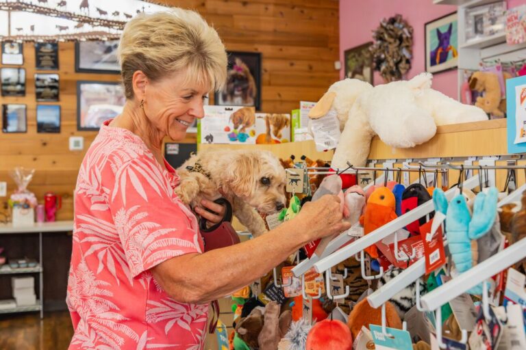 brownwood-shopping-and-dining-woof-gang