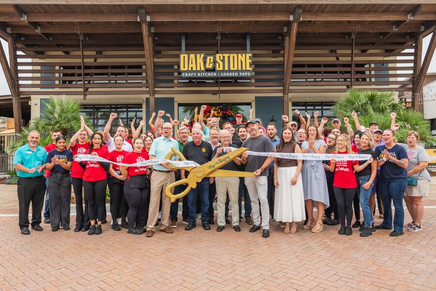 Gallery-eastport-shopping-and-dining-oak-and-stone-grand-opening-10